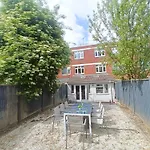 Lovely 4 Bedroom Flat With Ample Garden In Brondesbury, Kilburn