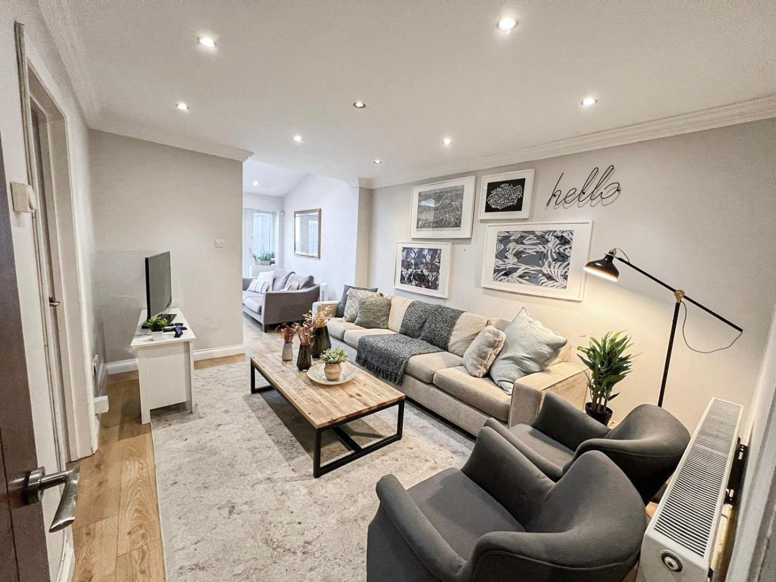 Apartament Lovely 4 Bedroom Flat With Ample Garden In Brondesbury, Kilburn Londra