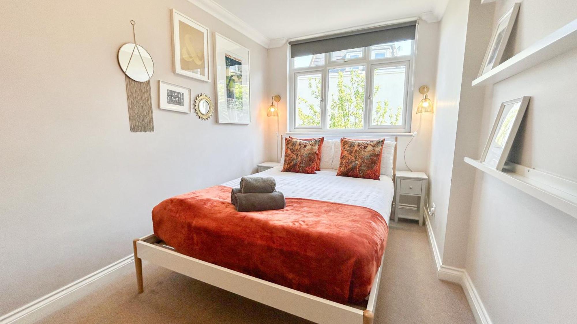 Lovely 4 Bedroom Flat With Ample Garden In Brondesbury, Kilburn Apartment London