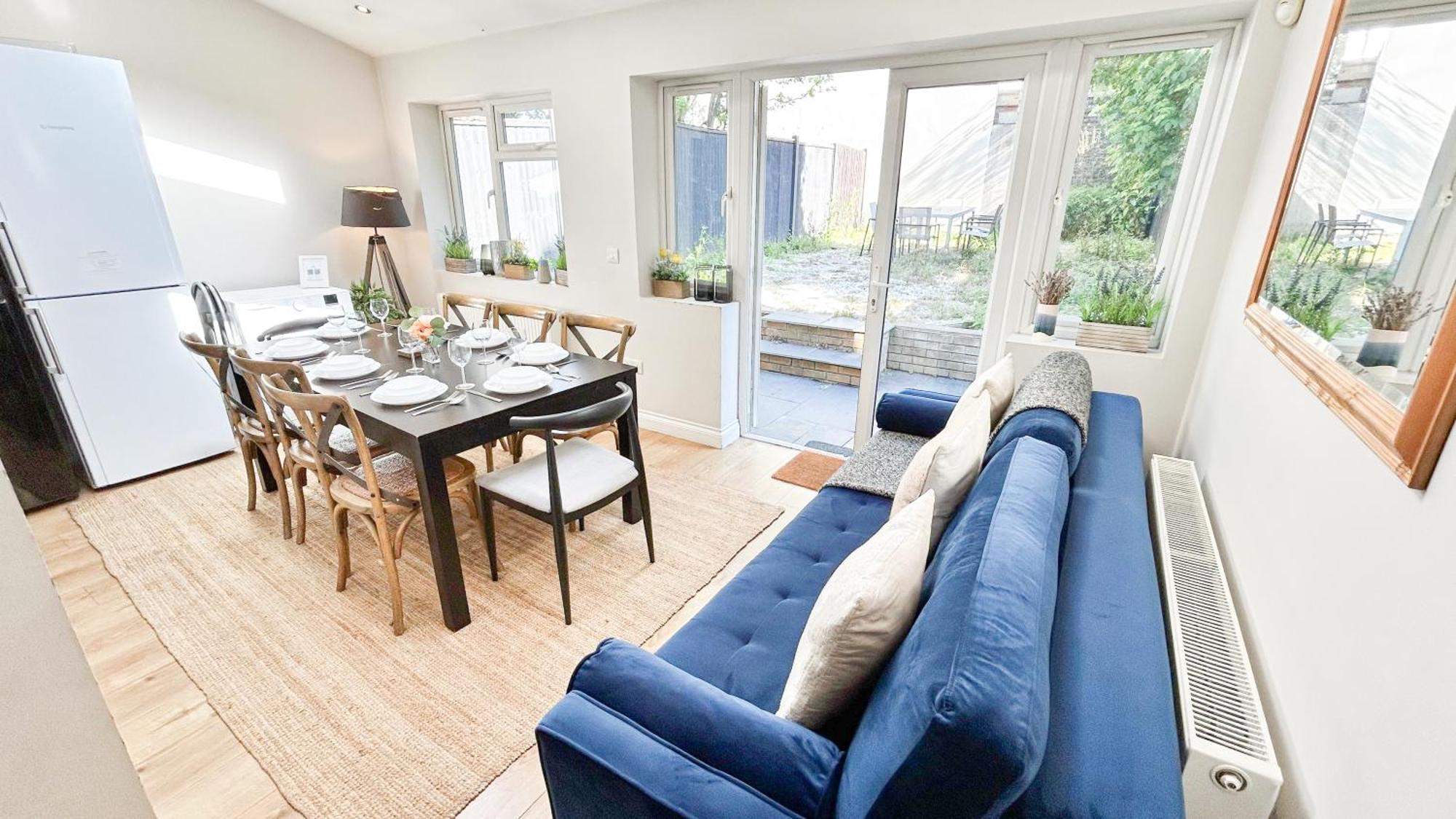 Lovely 4 Bedroom Flat With Ample Garden In Brondesbury, Kilburn Apartment